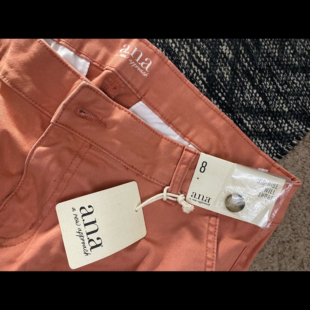 Mid rise twill short